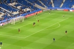 找找感觉！曼联赛前热身时，霍伊伦打进了一粒头球⚽