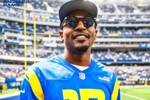 快船新援比尔亮相NFL赛场 现身观战洛杉矶公羊比赛！