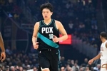 丝滑手感&精彩策应！杨瀚森首节3投2中拿到4分2助攻